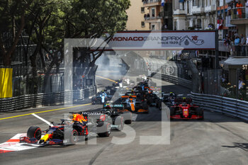 2021-05-23 - 33 VERSTAPPEN Max (nld), Red Bull Racing Honda RB16B, action, start of the race, depart, during the 2021 Formula One World Championship, Grand Prix of Monaco from on May 20 to 23 in Monaco - Photo Antonin Vincent / DPPI - 2021 FORMULA ONE WORLD CHAMPIONSHIP, GRAND PRIX OF MONACO - FORMULA 1 - MOTORS