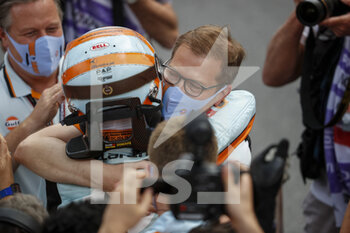 2021-05-23 - NORRIS Lando (gbr), McLaren MCL35M, portrait celebrating his podium with SEIDL Andreas, Team Principal of McLaren Racing during the 2021 Formula One World Championship, Grand Prix of Monaco from on May 20 to 23 in Monaco - Photo Antonin Vincent / DPPI - 2021 FORMULA ONE WORLD CHAMPIONSHIP, GRAND PRIX OF MONACO - FORMULA 1 - MOTORS