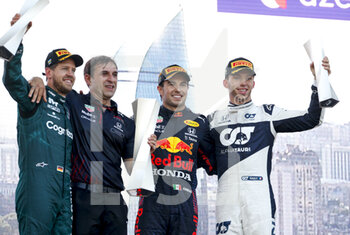 2021-06-06 - PEREZ Sergio (mex), Red Bull Racing Honda RB16B, portrait celebrating his victory at the podium with Pierre Wache, Chief Engineer of Performance Engineering VETTEL Sebastian (ger), Aston Martin F1 AMR21, portrait and GASLY Pierre (fra), Scuderia AlphaTauri Honda AT02, portraitduring the Formula 1 Azerbaijan Grand Prix 2021 from June 04 to 06, 2021 on the Baku City Circuit, in Baku, Azerbaijan - Photo DPPI - FORMULA 1 AZERBAIJAN GRAND PRIX 2021 - FORMULA 1 - MOTORS