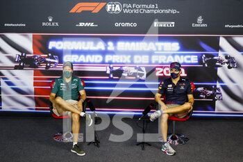 2021-06-17 - VETTEL Sebastian (ger), Aston Martin F1 AMR21, PEREZ Sergio (mex), Red Bull Racing Honda RB16B, portrait, press conference during the Formula 1 Emirates Grand Prix de France 2021, 7th round of the 2021 FIA Formula One World Championship from June 18 to 20, 2021 on the Circuit Paul Ricard, in Le Castellet, France - Photo Antonin Vincent / DPPI - FORMULA 1 EMIRATES GRAND PRIX DE FRANCE 2021 - FORMULA 1 - MOTORS