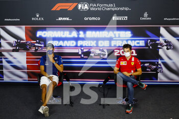 2021-06-17 - RUSSELL George (gbr), Williams Racing F1 FW43B, LECLERC Charles (mco), Scuderia Ferrari SF21, portrait, press conference during the Formula 1 Emirates Grand Prix de France 2021, 7th round of the 2021 FIA Formula One World Championship from June 18 to 20, 2021 on the Circuit Paul Ricard, in Le Castellet, France - Photo Antonin Vincent / DPPI - FORMULA 1 EMIRATES GRAND PRIX DE FRANCE 2021 - FORMULA 1 - MOTORS