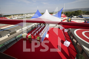 2021-06-18 - Espaces réceptifs, tribune présidentielle during the Formula 1 Emirates Grand Prix de France 2021, 7th round of the 2021 FIA Formula One World Championship from June 18 to 20, 2021 on the Circuit Paul Ricard, in Le Castellet, France - Photo Paulo Maria / DPPI - FORMULA 1 EMIRATES GRAND PRIX DE FRANCE 2021 - FORMULA 1 - MOTORS