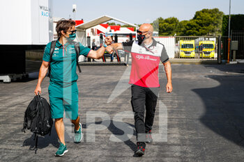 2021-06-18 - ARNALL Mark, physio of Raikkonen Kimi, with KONTSAS Antti, physio of VETTEL Sebastian, in the paddock during the Formula 1 Emirates Grand Prix de France 2021, 7th round of the 2021 FIA Formula One World Championship from June 18 to 20, 2021 on the Circuit Paul Ricard, in Le Castellet, France - Photo Florent Gooden / DPPI - FORMULA 1 EMIRATES GRAND PRIX DE FRANCE 2021 - FORMULA 1 - MOTORS