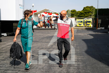 2021-06-18 - ARNALL Mark, physio of Raikkonen Kimi, with KONTSAS Antti, physio of VETTEL Sebastian, in the paddock during the Formula 1 Emirates Grand Prix de France 2021, 7th round of the 2021 FIA Formula One World Championship from June 18 to 20, 2021 on the Circuit Paul Ricard, in Le Castellet, France - Photo Florent Gooden / DPPI - FORMULA 1 EMIRATES GRAND PRIX DE FRANCE 2021 - FORMULA 1 - MOTORS