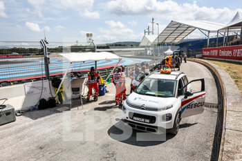 2021-06-18 - Rescue during the Formula 1 Emirates Grand Prix de France 2021, 7th round of the 2021 FIA Formula One World Championship from June 18 to 20, 2021 on the Circuit Paul Ricard, in Le Castellet, France - Photo Antonin Vincent / DPPI - FORMULA 1 EMIRATES GRAND PRIX DE FRANCE 2021 - FORMULA 1 - MOTORS