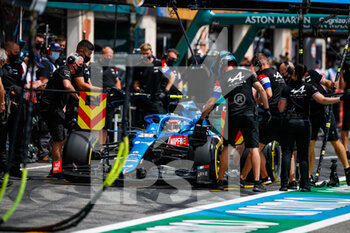 2021-06-18 - OCON Esteban (fra), Alpine F1 A521, action pitstop during the Formula 1 Emirates Grand Prix de France 2021, 7th round of the 2021 FIA Formula One World Championship from June 18 to 20, 2021 on the Circuit Paul Ricard, in Le Castellet, France - Photo Florent Gooden / DPPI - FORMULA 1 EMIRATES GRAND PRIX DE FRANCE 2021 - FORMULA 1 - MOTORS