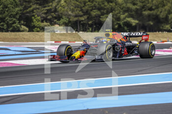 2021-06-18 - 11 PEREZ Sergio (mex), Red Bull Racing Honda RB16B, action, during the Formula 1 Emirates Grand Prix de France 2021, 7th round of the 2021 FIA Formula One World Championship from June 18 to 20, 2021 on the Circuit Paul Ricard, in Le Castellet, France - Photo Marc de Mattia / DPPI - FORMULA 1 EMIRATES GRAND PRIX DE FRANCE 2021 - FORMULA 1 - MOTORS