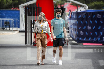 2021-06-19 - STROLL Lance (can), Aston Martin F1 AMR21, portrait with his girlfriend Sara Pagliaroli during the Formula 1 Emirates Grand Prix de France 2021, 7th round of the 2021 FIA Formula One World Championship from June 18 to 20, 2021 on the Circuit Paul Ricard, in Le Castellet, France - Photo Florent Gooden / DPPI - FORMULA 1 EMIRATES GRAND PRIX DE FRANCE 2021 - FORMULA 1 - MOTORS