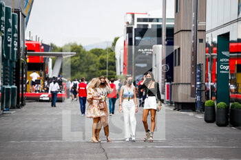 2021-06-19 - Girlfriends of drivers in the paddock during the Formula 1 Emirates Grand Prix de France 2021, 7th round of the 2021 FIA Formula One World Championship from June 18 to 20, 2021 on the Circuit Paul Ricard, in Le Castellet, France - Photo Florent Gooden / DPPI - FORMULA 1 EMIRATES GRAND PRIX DE FRANCE 2021 - FORMULA 1 - MOTORS