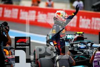 2021-06-19 - VERSTAPPEN Max (ned), Red Bull Racing Honda RB16B, portrait celebrating pole position during the Formula 1 Emirates Grand Prix de France 2021, 7th round of the 2021 FIA Formula One World Championship from June 18 to 20, 2021 on the Circuit Paul Ricard, in Le Castellet, France - Photo Florent Gooden / DPPI - FORMULA 1 EMIRATES GRAND PRIX DE FRANCE 2021 - FORMULA 1 - MOTORS