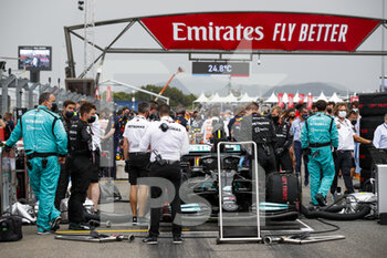 2021-06-20 - 44 HAMILTON Lewis (gbr), Mercedes AMG F1 GP W12 E Performance, on the grid during the Formula 1 Emirates Grand Prix de France 2021, 7th round of the 2021 FIA Formula One World Championship from June 18 to 20, 2021 on the Circuit Paul Ricard, in Le Castellet, France - Photo Florent Gooden / DPPI - FORMULA 1 EMIRATES GRAND PRIX DE FRANCE 2021 - FORMULA 1 - MOTORS