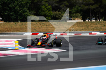 2021-06-20 - VERSTAPPEN Max (ned), Red Bull Racing Honda RB16B, action going wide at the first chicane during the Formula 1 Emirates Grand Prix de France 2021, 7th round of the 2021 FIA Formula One World Championship from June 18 to 20, 2021 on the Circuit Paul Ricard, in Le Castellet, France - Photo Florent Gooden / DPPI - FORMULA 1 EMIRATES GRAND PRIX DE FRANCE 2021 - FORMULA 1 - MOTORS