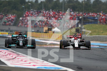 2021-06-20 - HAMILTON Lewis (gbr), Mercedes AMG F1 GP W12 E Performance, RAIKKONEN Kimi (fin), Alfa Romeo Racing ORLEN C41, action during the Formula 1 Emirates Grand Prix de France 2021, 7th round of the 2021 FIA Formula One World Championship from June 18 to 20, 2021 on the Circuit Paul Ricard, in Le Castellet, France - Photo Florent Gooden / DPPI - FORMULA 1 EMIRATES GRAND PRIX DE FRANCE 2021 - FORMULA 1 - MOTORS
