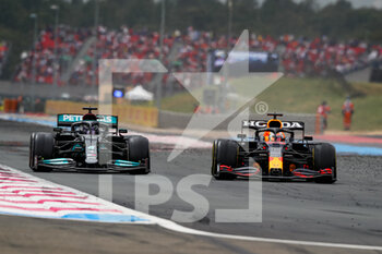 2021-06-20 - VERSTAPPEN Max (ned), Red Bull Racing Honda RB16B, HAMILTON Lewis (gbr), Mercedes AMG F1 GP W12 E Performance, action during the Formula 1 Emirates Grand Prix de France 2021, 7th round of the 2021 FIA Formula One World Championship from June 18 to 20, 2021 on the Circuit Paul Ricard, in Le Castellet, France - Photo Florent Gooden / DPPI - FORMULA 1 EMIRATES GRAND PRIX DE FRANCE 2021 - FORMULA 1 - MOTORS