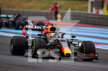 2021-06-20 - VERSTAPPEN Max (ned), Red Bull Racing Honda RB16B, celebrating victory during the Formula 1 Emirates Grand Prix de France 2021, 7th round of the 2021 FIA Formula One World Championship from June 18 to 20, 2021 on the Circuit Paul Ricard, in Le Castellet, France - Photo Florent Gooden / DPPI - FORMULA 1 EMIRATES GRAND PRIX DE FRANCE 2021 - FORMULA 1 - MOTORS