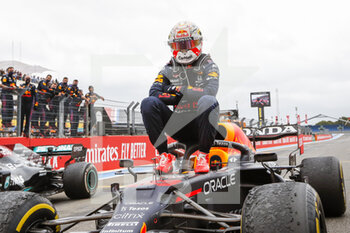 2021-06-20 - VERSTAPPEN Max (ned), Red Bull Racing Honda RB16B, celebrates his win during the Formula 1 Emirates Grand Prix de France 2021, 7th round of the 2021 FIA Formula One World Championship from June 18 to 20, 2021 on the Circuit Paul Ricard, in Le Castellet, France - Photo Antonin Vincent / DPPI - FORMULA 1 EMIRATES GRAND PRIX DE FRANCE 2021 - FORMULA 1 - MOTORS