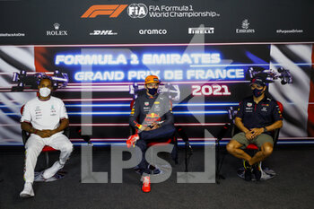 2021-06-20 - HAMILTON Lewis (gbr), Mercedes AMG F1 GP W12 E Performance, VERSTAPPEN Max (ned), Red Bull Racing Honda RB16B, PEREZ Sergio (mex), Red Bull Racing Honda RB16B, portrait, press conference during the Formula 1 Emirates Grand Prix de France 2021, 7th round of the 2021 FIA Formula One World Championship from June 18 to 20, 2021 on the Circuit Paul Ricard, in Le Castellet, France - Photo Antonin Vincent / DPPI - FORMULA 1 EMIRATES GRAND PRIX DE FRANCE 2021 - FORMULA 1 - MOTORS