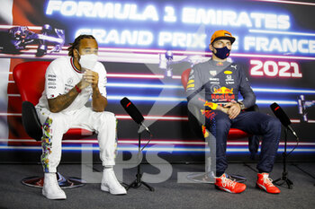 2021-06-20 - HAMILTON Lewis (gbr), Mercedes AMG F1 GP W12 E Performance, VERSTAPPEN Max (ned), Red Bull Racing Honda RB16B, portrait, press conference during the Formula 1 Emirates Grand Prix de France 2021, 7th round of the 2021 FIA Formula One World Championship from June 18 to 20, 2021 on the Circuit Paul Ricard, in Le Castellet, France - Photo Antonin Vincent / DPPI - FORMULA 1 EMIRATES GRAND PRIX DE FRANCE 2021 - FORMULA 1 - MOTORS