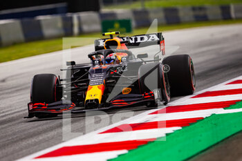 2021-06-25 - 11 PEREZ Sergio (mex), Red Bull Racing Honda RB16B, action during the Formula 1 Grosser Preis Der Steiermark 2021, 2021 Styrian Grand Prix, 8th round of the 2021 FIA Formula One World Championship from June 25 to 27, 2021 on the Red Bull Ring, in Spielberg, Austria - Photo Joao Filipe / DPPI - FORMULA 1 GROSSER PREIS DER STEIERMARK 2021, 2021 STYRIAN GRAND PRIX - FORMULA 1 - MOTORS