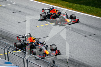 2021-06-26 - 11 PEREZ Sergio (mex), Red Bull Racing Honda RB16B, 33 VERSTAPPEN Max (nld), Red Bull Racing Honda RB16B, action during the Formula 1 Grosser Preis Der Steiermark 2021, 2021 Styrian Grand Prix, 8th round of the 2021 FIA Formula One World Championship from June 25 to 27, 2021 on the Red Bull Ring, in Spielberg, Austria - Photo Florent Gooden / DPPI - FORMULA 1 GROSSER PREIS DER STEIERMARK 2021, 2021 STYRIAN GRAND PRIX - FORMULA 1 - MOTORS
