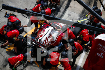 2021-06-26 - RAIKKONEN Kimi (fin), Alfa Romeo Racing ORLEN C41, action pitstop during the Formula 1 Grosser Preis Der Steiermark 2021, 2021 Styrian Grand Prix, 8th round of the 2021 FIA Formula One World Championship from June 25 to 27, 2021 on the Red Bull Ring, in Spielberg, Austria - Photo Florent Gooden / DPPI - FORMULA 1 GROSSER PREIS DER STEIERMARK 2021, 2021 STYRIAN GRAND PRIX - FORMULA 1 - MOTORS
