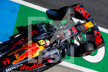 2021-06-26 - PEREZ Sergio (mex), Red Bull Racing Honda RB16B, action during the Formula 1 Grosser Preis Der Steiermark 2021, 2021 Styrian Grand Prix, 8th round of the 2021 FIA Formula One World Championship from June 25 to 27, 2021 on the Red Bull Ring, in Spielberg, Austria - Photo Florent Gooden / DPPI - FORMULA 1 GROSSER PREIS DER STEIERMARK 2021, 2021 STYRIAN GRAND PRIX - FORMULA 1 - MOTORS