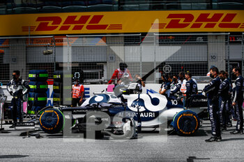 2021-06-27 - GASLY Pierre (fra), Scuderia AlphaTauri Honda AT02, action starting grid during the Formula 1 Grosser Preis Der Steiermark 2021, 2021 Styrian Grand Prix, 8th round of the 2021 FIA Formula One World Championship from June 25 to 27, 2021 on the Red Bull Ring, in Spielberg, Austria - Photo Florent Gooden / DPPI - FORMULA 1 GROSSER PREIS DER STEIERMARK 2021, 2021 STYRIAN GRAND PRIX - FORMULA 1 - MOTORS