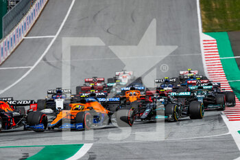 2021-06-27 - NORRIS Lando (gbr), McLaren MCL35M, BOTTAS Valtteri (fin), Mercedes AMG F1 GP W12 E Performance, action during the Formula 1 Grosser Preis Der Steiermark 2021, 2021 Styrian Grand Prix, 8th round of the 2021 FIA Formula One World Championship from June 25 to 27, 2021 on the Red Bull Ring, in Spielberg, Austria - Photo Florent Gooden / DPPI - FORMULA 1 GROSSER PREIS DER STEIERMARK 2021, 2021 STYRIAN GRAND PRIX - FORMULA 1 - MOTORS