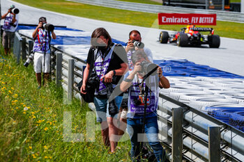 2021-06-27 - Photographers at work during the Formula 1 Grosser Preis Der Steiermark 2021, 2021 Styrian Grand Prix, 8th round of the 2021 FIA Formula One World Championship from June 25 to 27, 2021 on the Red Bull Ring, in Spielberg, Austria - Photo Florent Gooden / DPPI - FORMULA 1 GROSSER PREIS DER STEIERMARK 2021, 2021 STYRIAN GRAND PRIX - FORMULA 1 - MOTORS