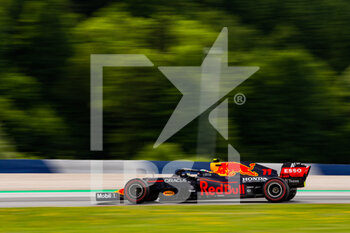 2021-06-27 - 11 PEREZ Sergio (mex), Red Bull Racing Honda RB16B, action during the Formula 1 Grosser Preis Der Steiermark 2021, 2021 Styrian Grand Prix, 8th round of the 2021 FIA Formula One World Championship from June 25 to 27, 2021 on the Red Bull Ring, in Spielberg, Austria - Photo Joao Filipe / DPPI - FORMULA 1 GROSSER PREIS DER STEIERMARK 2021, 2021 STYRIAN GRAND PRIX - FORMULA 1 - MOTORS