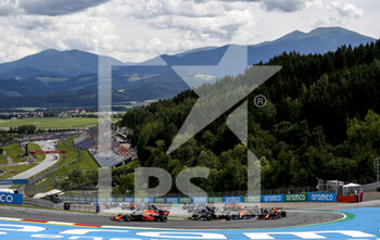 2021-06-27 - Start of the race: 33 VERSTAPPEN Max (nld), Red Bull Racing Honda RB16B, 44 HAMILTON Lewis (gbr), Mercedes AMG F1 GP W12 E Performance, action during the Formula 1 Grosser Preis Der Steiermark 2021, 2021 Styrian Grand Prix, 8th round of the 2021 FIA Formula One World Championship from June 25 to 27, 2021 on the Red Bull Ring, in Spielberg, Austria - Photo DPPI - FORMULA 1 GROSSER PREIS DER STEIERMARK 2021, 2021 STYRIAN GRAND PRIX - FORMULA 1 - MOTORS