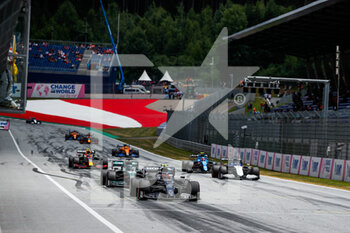 2021-07-02 - GASLY Pierre (fra), Scuderia AlphaTauri Honda AT02, 18 STROLL Lance (can), Aston Martin F1 AMR21,action during the Formula 1 Grosser Preis Von Osterreich 2021, 2021 Austrian Grand Prix, 9th round of the 2021 FIA Formula One World Championship from July 2 to 4, 2021 on the Red Bull Ring, in Spielberg, Austria - Photo Florent Gooden / DPPI - FORMULA 1 GROSSER PREIS VON OSTERREICH 2021, 2021 AUSTRIAN GRAND PRIX - FORMULA 1 - MOTORS