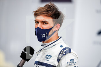 2021-07-02 - GASLY Pierre (fra), Scuderia AlphaTauri Honda AT02, portrait interview Canal+ during the Formula 1 Grosser Preis Von Osterreich 2021, 2021 Austrian Grand Prix, 9th round of the 2021 FIA Formula One World Championship from July 2 to 4, 2021 on the Red Bull Ring, in Spielberg, Austria - Photo Florent Gooden / DPPI - FORMULA 1 GROSSER PREIS VON OSTERREICH 2021, 2021 AUSTRIAN GRAND PRIX - FORMULA 1 - MOTORS
