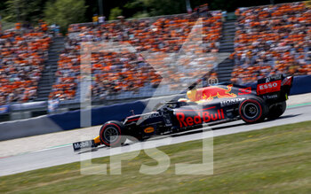 2021-07-03 - VERSTAPPEN Max (ned), Red Bull Racing Honda RB16B, action in front of fans in the grandstands during the Formula 1 Grosser Preis Von Osterreich 2021, 2021 Austrian Grand Prix, 9th round of the 2021 FIA Formula One World Championship from July 2 to 4, 2021 on the Red Bull Ring, in Spielberg, Austria - Photo DPPI - FORMULA 1 GROSSER PREIS VON OSTERREICH 2021, 2021 AUSTRIAN GRAND PRIX - FORMULA 1 - MOTORS