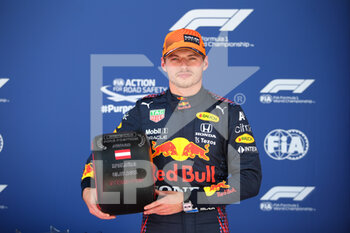 2021-07-03 - VERSTAPPEN Max (ned), Red Bull Racing Honda RB16B, portrait, celebrating his pole position during the Formula 1 Grosser Preis Von Osterreich 2021, 2021 Austrian Grand Prix, 9th round of the 2021 FIA Formula One World Championship from July 2 to 4, 2021 on the Red Bull Ring, in Spielberg, Austria - Photo Joao Filipe / DPPI - FORMULA 1 GROSSER PREIS VON OSTERREICH 2021, 2021 AUSTRIAN GRAND PRIX - FORMULA 1 - MOTORS