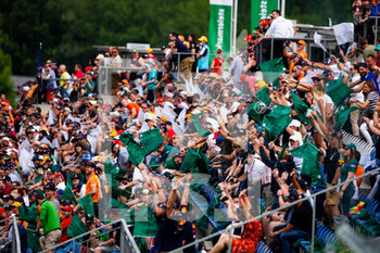 2021-07-04 - Fans during the Formula 1 Grosser Preis Von Osterreich 2021, 2021 Austrian Grand Prix, 9th round of the 2021 FIA Formula One World Championship from July 2 to 4, 2021 on the Red Bull Ring, in Spielberg, Austria - Photo Joao Filipe / DPPI - FORMULA 1 GROSSER PREIS VON OSTERREICH 2021, 2021 AUSTRIAN GRAND PRIX - FORMULA 1 - MOTORS