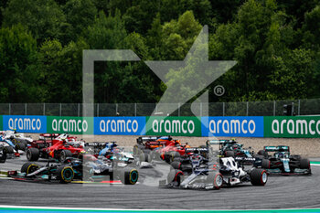 2021-07-04 - 77 BOTTAS Valtteri (fin), Mercedes AMG F1 GP W12 E Performance, 10 GASLY Pierre (fra), Scuderia AlphaTauri Honda AT02, action during the Formula 1 Grosser Preis Von Osterreich 2021, 2021 Austrian Grand Prix, 9th round of the 2021 FIA Formula One World Championship from July 2 to 4, 2021 on the Red Bull Ring, in Spielberg, Austria - Photo Florent Gooden / DPPI - FORMULA 1 GROSSER PREIS VON OSTERREICH 2021, 2021 AUSTRIAN GRAND PRIX - FORMULA 1 - MOTORS