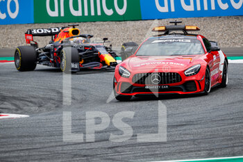2021-07-04 - FIA Safety Car in front of VERSTAPPEN Max (ned), Red Bull Racing Honda RB16B, action during the Formula 1 Grosser Preis Von Osterreich 2021, 2021 Austrian Grand Prix, 9th round of the 2021 FIA Formula One World Championship from July 2 to 4, 2021 on the Red Bull Ring, in Spielberg, Austria - Photo Florent Gooden / DPPI - FORMULA 1 GROSSER PREIS VON OSTERREICH 2021, 2021 AUSTRIAN GRAND PRIX - FORMULA 1 - MOTORS