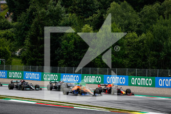2021-07-04 - NORRIS Lando (gbr), McLaren MCL35M, PEREZ Sergio (mex), Red Bull Racing Honda RB16B, action during the Formula 1 Grosser Preis Von Osterreich 2021, 2021 Austrian Grand Prix, 9th round of the 2021 FIA Formula One World Championship from July 2 to 4, 2021 on the Red Bull Ring, in Spielberg, Austria - Photo Florent Gooden / DPPI - FORMULA 1 GROSSER PREIS VON OSTERREICH 2021, 2021 AUSTRIAN GRAND PRIX - FORMULA 1 - MOTORS