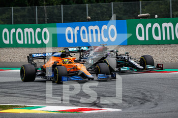 2021-07-04 - NORRIS Lando (gbr), McLaren MCL35M, HAMILTON Lewis (gbr), Mercedes AMG F1 GP W12 E Performance, action during the Formula 1 Grosser Preis Von Osterreich 2021, 2021 Austrian Grand Prix, 9th round of the 2021 FIA Formula One World Championship from July 2 to 4, 2021 on the Red Bull Ring, in Spielberg, Austria - Photo Florent Gooden / DPPI - FORMULA 1 GROSSER PREIS VON OSTERREICH 2021, 2021 AUSTRIAN GRAND PRIX - FORMULA 1 - MOTORS
