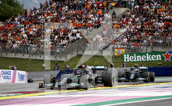 2021-07-04 - HAMILTON Lewis (gbr), Mercedes AMG F1 GP W12 E Performance, BOTTAS Valtteri (fin), Mercedes AMG F1 GP W12 E Performance, action during the Formula 1 Grosser Preis Von Osterreich 202H1, 2021 Austrian Grand Prix, 9th round of the 2021 FIA Formula One World Championship from July 2 to 4, 2021 on the Red Bull Ring, in Spielberg, Austria - Photo DPPI - FORMULA 1 GROSSER PREIS VON OSTERREICH 2021, 2021 AUSTRIAN GRAND PRIX - FORMULA 1 - MOTORS