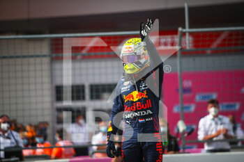 2021-07-04 - VERSTAPPEN Max (ned), Red Bull Racing Honda RB16B, portrait, celebrating his win during the Formula 1 Grosser Preis Von Osterreich 2021, 2021 Austrian Grand Prix, 9th round of the 2021 FIA Formula One World Championship from July 2 to 4, 2021 on the Red Bull Ring, in Spielberg, Austria - Photo Joao Filipe / DPPI - FORMULA 1 GROSSER PREIS VON OSTERREICH 2021, 2021 AUSTRIAN GRAND PRIX - FORMULA 1 - MOTORS