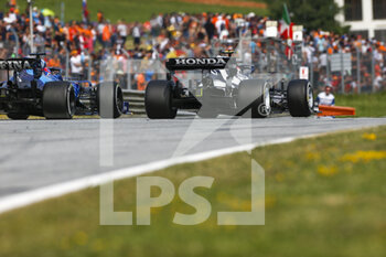 2021-07-04 - GASLY Pierre (fra), Scuderia AlphaTauri Honda AT02, RUSSELL George (gbr), Williams Racing F1 FW43B, action during the Formula 1 Grosser Preis Von Osterreich 2021, 2021 Austrian Grand Prix, 9th round of the 2021 FIA Formula One World Championship from July 2 to 4, 2021 on the Red Bull Ring, in Spielberg, Austria - Photo DPPI - FORMULA 1 GROSSER PREIS VON OSTERREICH 2021, 2021 AUSTRIAN GRAND PRIX - FORMULA 1 - MOTORS