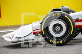2021-07-15 - New F1 2022 car reveal front tyre, pneu, mechanical detail during the Formula 1 Pirelli British Grand Prix 2021, 10th round of the 2021 FIA Formula One World Championship from July 16 to 18, 2021 on the Silverstone Circuit, in Silverstone, United Kingdom - Photo Xavi Bonilla / DPPI - FORMULA 1 PIRELLI BRITISH GRAND PRIX 2021 - FORMULA 1 - MOTORS