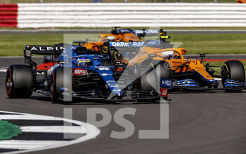 2021-07-17 - 14 ALONSO Fernando (spa), Alpine F1 A521, action 04 NORRIS Lando (gbr), McLaren MCL35M, action during the Sprint Race of Formula 1 Pirelli British Grand Prix 2021, 10th round of the 2021 FIA Formula One World Championship from July 16 to 18, 2021 on the Silverstone Circuit, in Silverstone, United Kingdom - Photo DPPI - FORMULA 1 PIRELLI BRITISH GRAND PRIX 2021 - FORMULA 1 - MOTORS