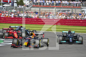 2021-07-18 - 33 VERSTAPPEN Max (nld), Red Bull Racing Honda RB16B, action 44 HAMILTON Lewis (gbr), Mercedes AMG F1 GP W12 E Performance, action 16 LECLERC Charles (mco), Scuderia Ferrari SF21, action during the Formula 1 Pirelli British Grand Prix 2021, 10th round of the 2021 FIA Formula One World Championship from July 16 to 18, 2021 on the Silverstone Circuit, in Silverstone, United Kingdom - Photo DPPI - FORMULA 1 PIRELLI BRITISH GRAND PRIX 2021 - FORMULA 1 - MOTORS