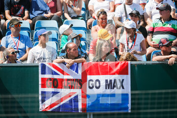 2021-07-18 - spectators, fans, HAMILTON Lewis (gbr), Mercedes AMG F1 GP W12 E Performance, VERSTAPPEN Max (ned), Red Bull Racing Honda RB16B, during the Formula 1 Pirelli British Grand Prix 2021, 10th round of the 2021 FIA Formula One World Championship from July 16 to 18, 2021 on the Silverstone Circuit, in Silverstone, United Kingdom - Photo Antonin Vincent / DPPI - FORMULA 1 PIRELLI BRITISH GRAND PRIX 2021 - FORMULA 1 - MOTORS