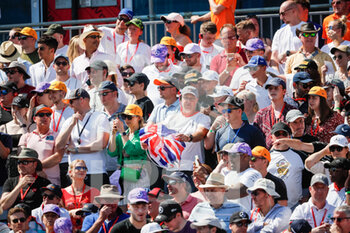 2021-07-18 - spectators, fans during the Formula 1 Pirelli British Grand Prix 2021, 10th round of the 2021 FIA Formula One World Championship from July 16 to 18, 2021 on the Silverstone Circuit, in Silverstone, United Kingdom - Photo Antonin Vincent / DPPI - FORMULA 1 PIRELLI BRITISH GRAND PRIX 2021 - FORMULA 1 - MOTORS