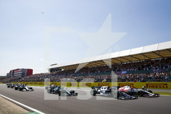 2021-07-18 - Start of the race, 10 GASLY Pierre (fra), Scuderia AlphaTauri Honda AT02, action during the Formula 1 Pirelli British Grand Prix 2021, 10th round of the 2021 FIA Formula One World Championship from July 16 to 18, 2021 on the Silverstone Circuit, in Silverstone, United Kingdom - Photo Antonin Vincent / DPPI - FORMULA 1 PIRELLI BRITISH GRAND PRIX 2021 - FORMULA 1 - MOTORS