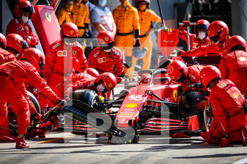 2021-07-18 - pit stop 16 LECLERC Charles (mco), Scuderia Ferrari SF21, action during the Formula 1 Pirelli British Grand Prix 2021, 10th round of the 2021 FIA Formula One World Championship from July 16 to 18, 2021 on the Silverstone Circuit, in Silverstone, United Kingdom - Photo Antonin Vincent / DPPI - FORMULA 1 PIRELLI BRITISH GRAND PRIX 2021 - FORMULA 1 - MOTORS